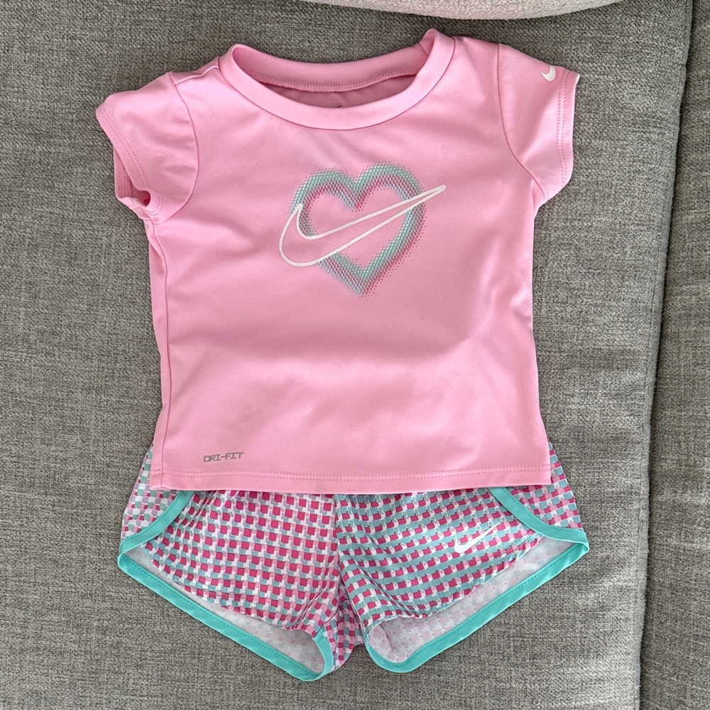 Toddler Nike Pink Heart Tee and Shorts Set (24mo)